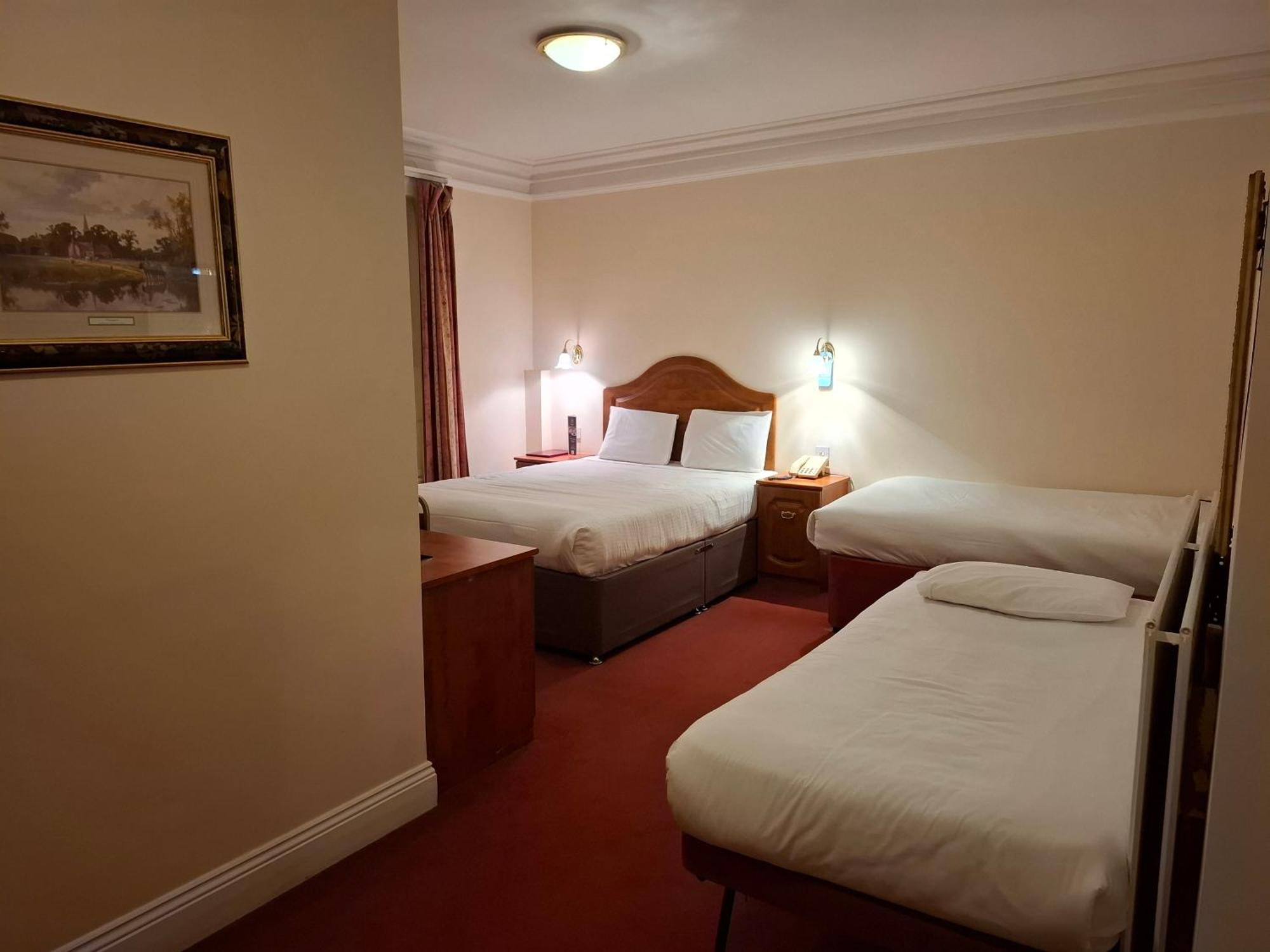 Borough Arms Hotel 뉴캐슬언더라임 외부 사진