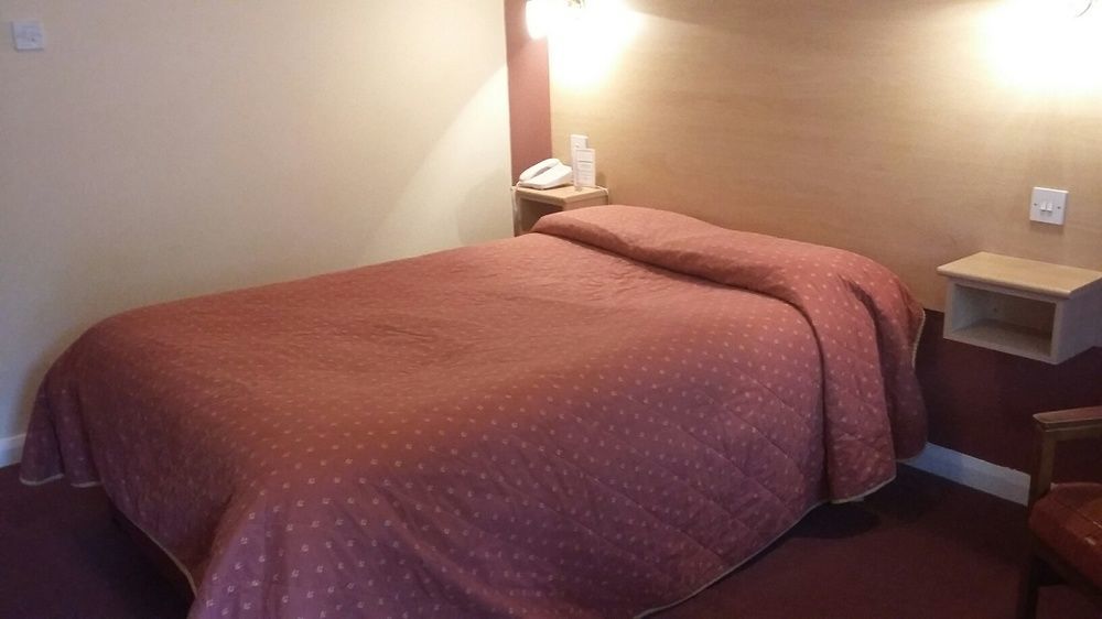 Borough Arms Hotel 뉴캐슬언더라임 외부 사진