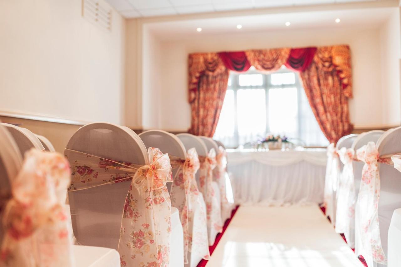 Borough Arms Hotel 뉴캐슬언더라임 외부 사진