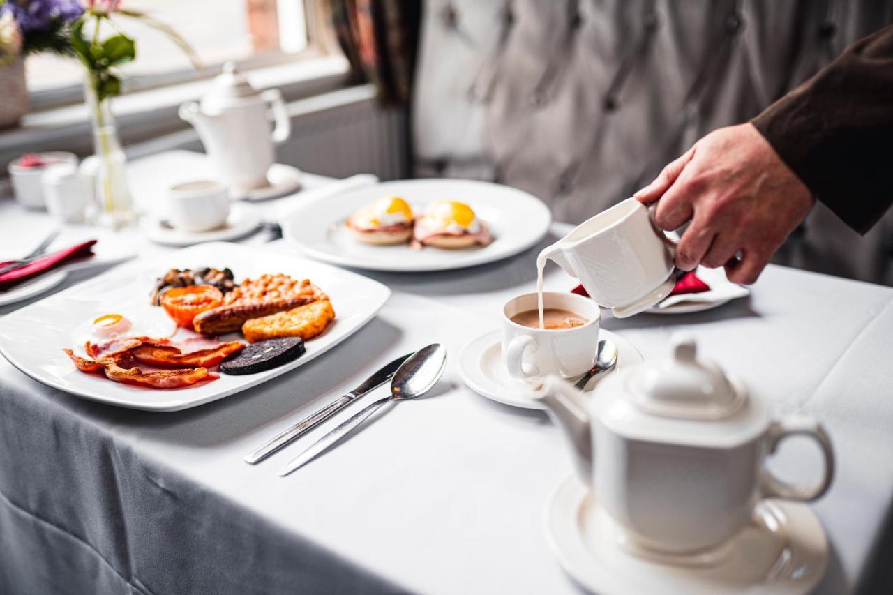 Borough Arms Hotel 뉴캐슬언더라임 외부 사진